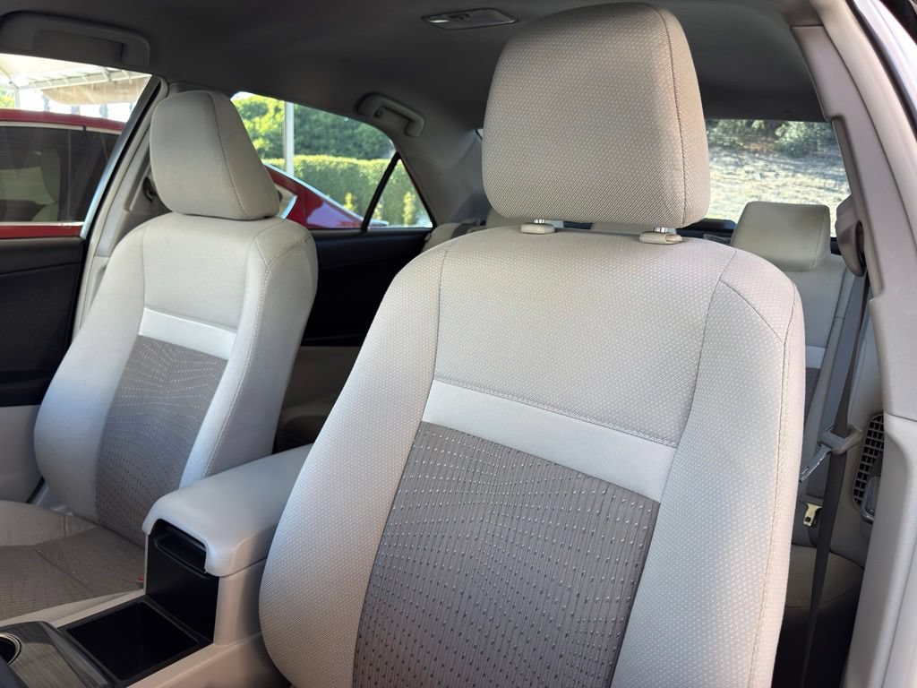 Used 2012 Toyota Camry LE FWD image 16