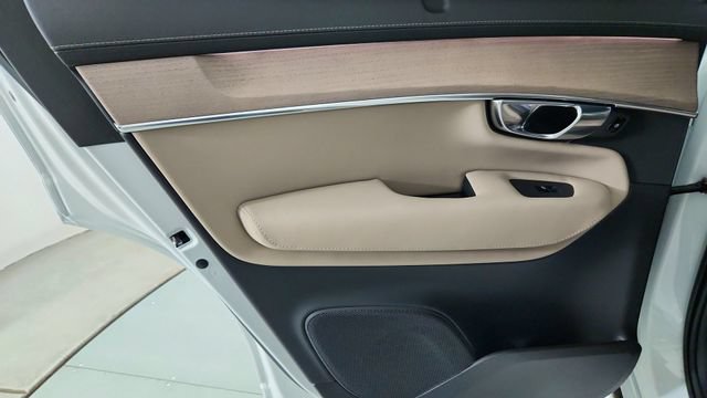 New 2026 Volvo XC90 T8 Ultra w/ Protection Package AWD/4WD image 28