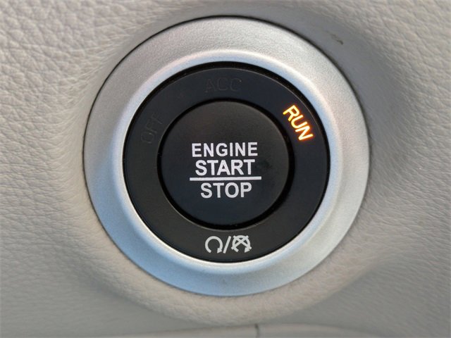 Certified 2024 Chrysler Pacifica Select image 36