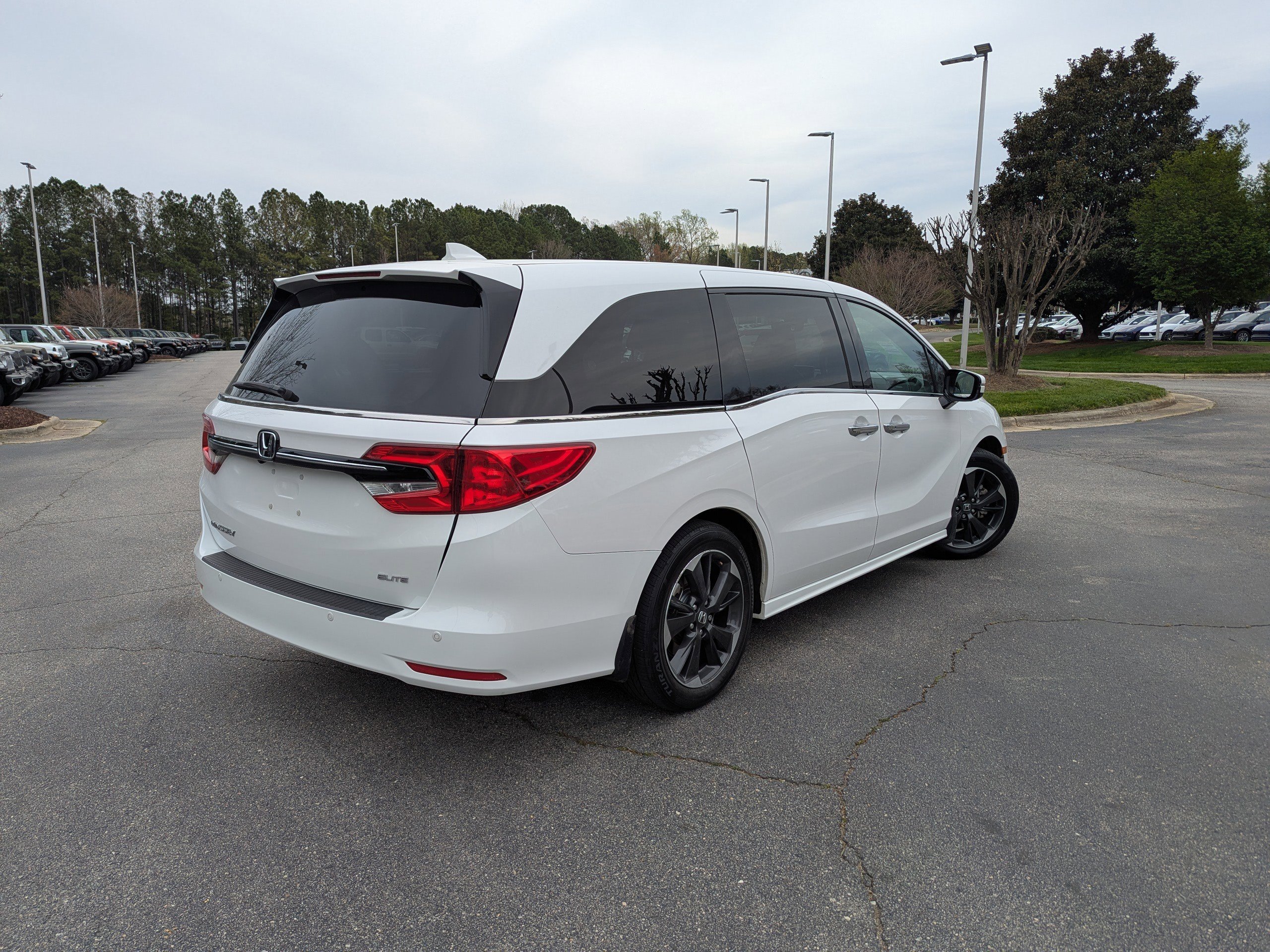 Used 2024 Honda Odyssey Elite image 5