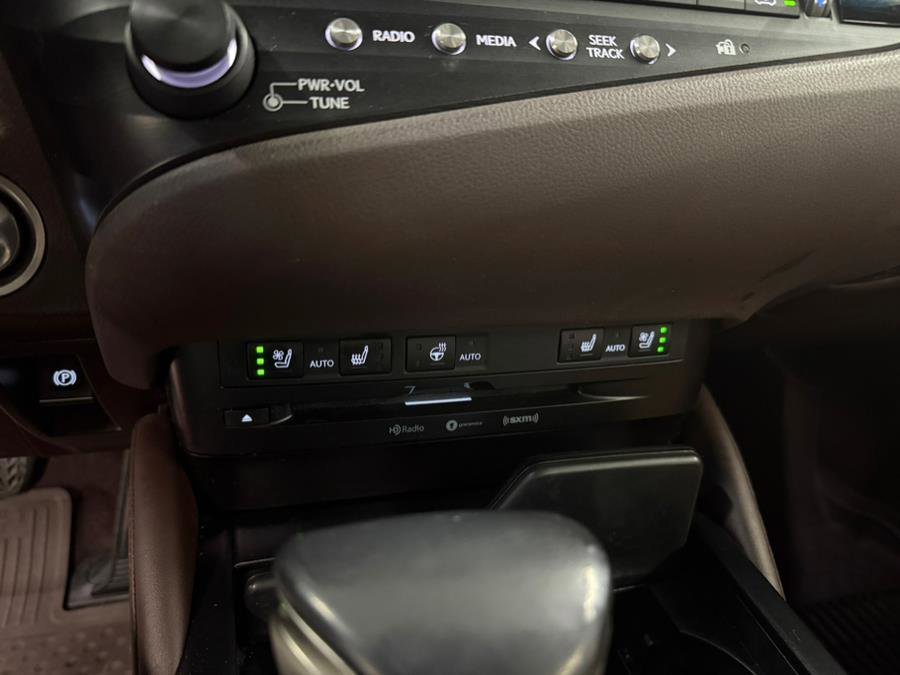 Used 2019 Lexus ES 350 w/ Premium Package image 22