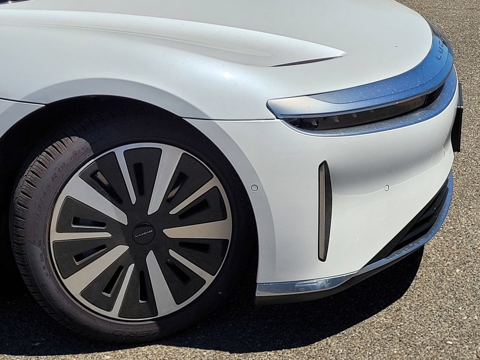 Used 2025 Lucid Air Touring AWD/4WD image 9