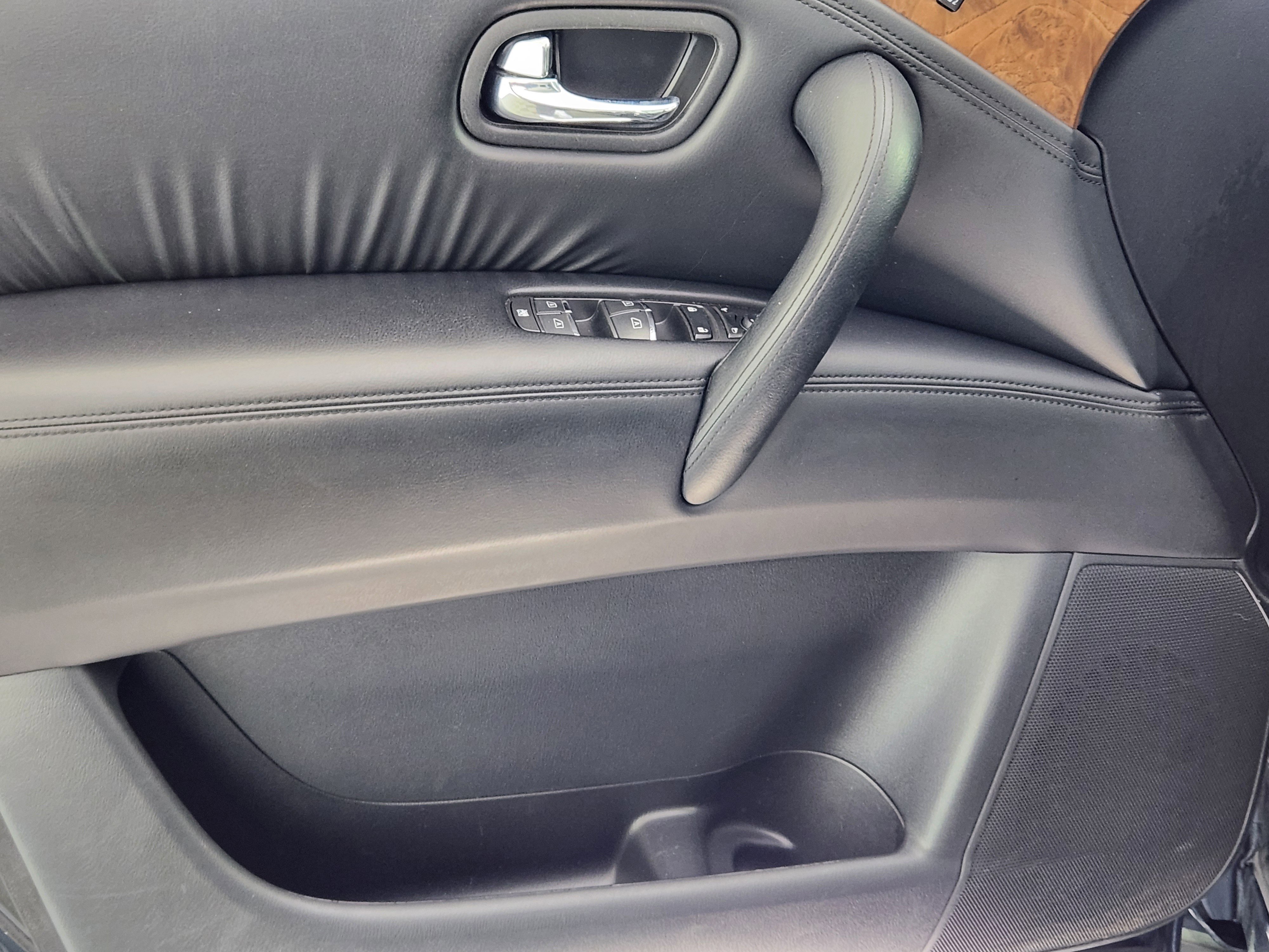 Used 2023 Nissan Armada SL w/ Captain's Chairs Package image 17