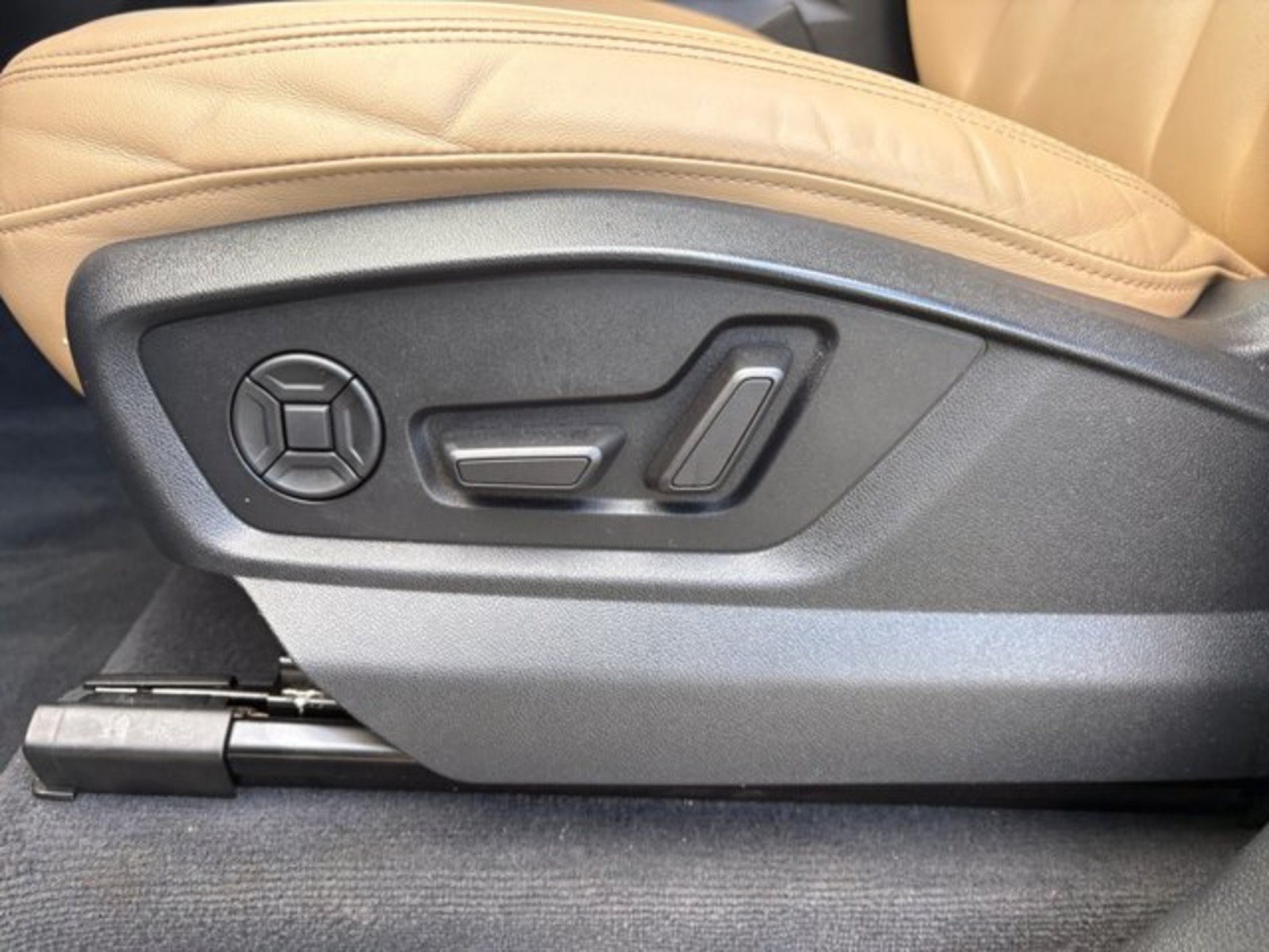Used 2023 Audi Q7 2.0T Premium w/ Convenience Package AWD/4WD image 11
