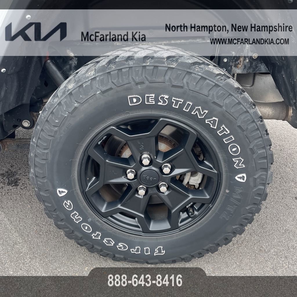 Used 2021 Jeep Gladiator Willys image 42