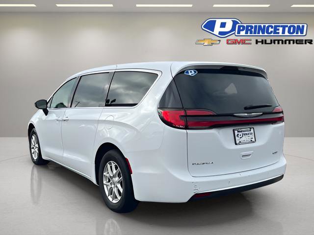 Used 2025 Chrysler Pacifica Select FWD image 5