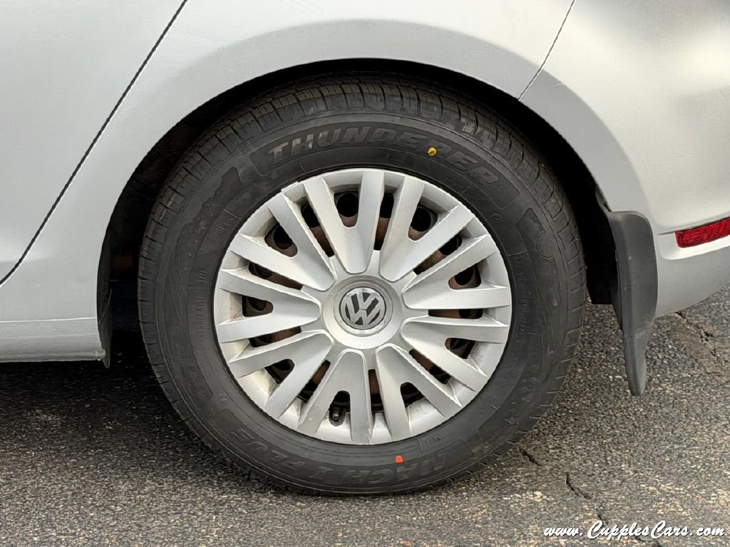Used 2014 Volkswagen Golf 4-Door FWD image 36