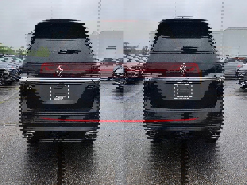 New 2025 Volkswagen Atlas SEL Premium R-Line image 5