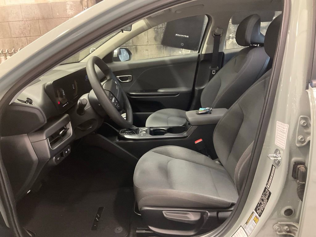 Used 2025 Kia K4 FWD image 18