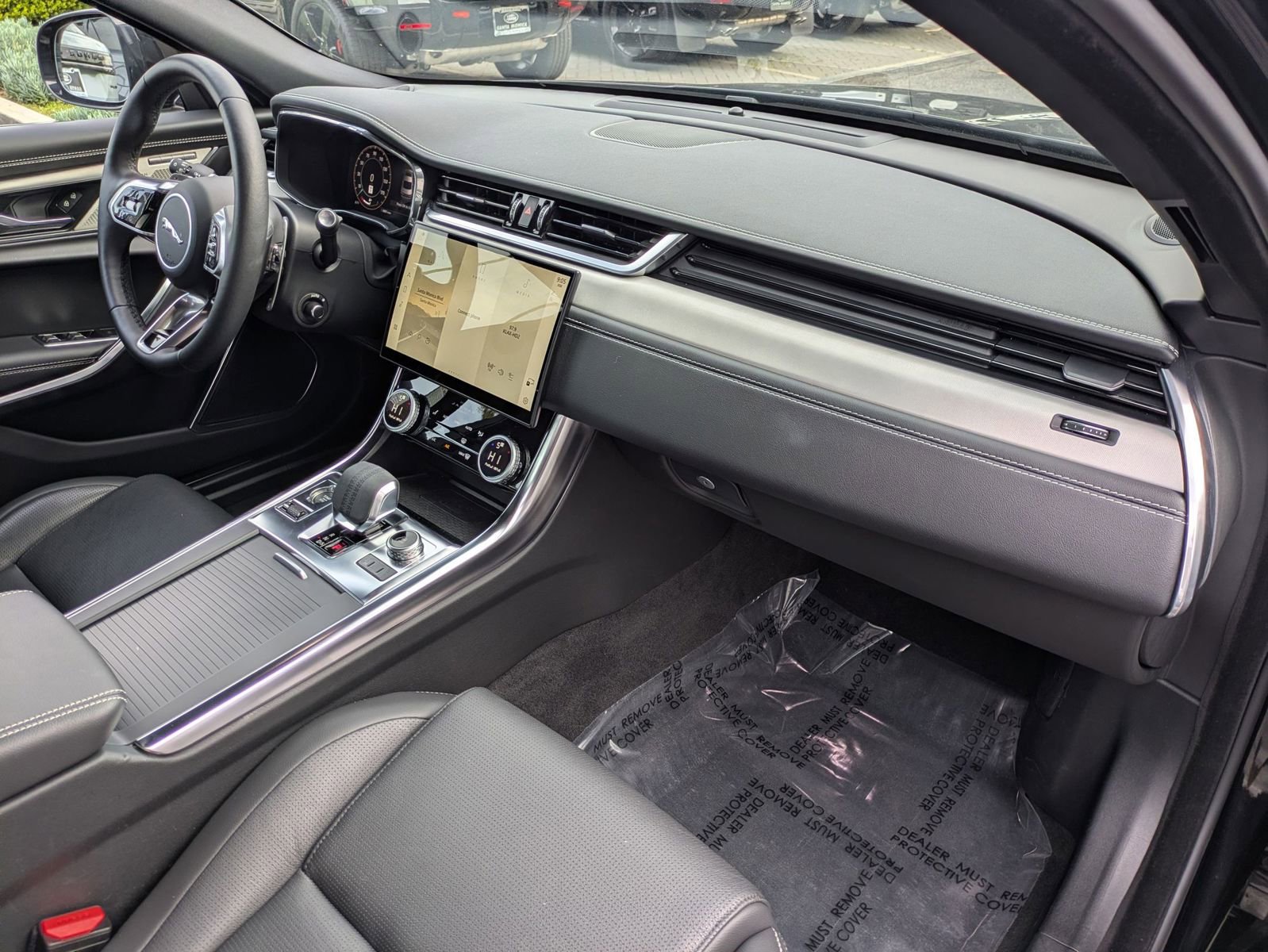 Used 2024 Jaguar XF R-Dynamic SE image 31