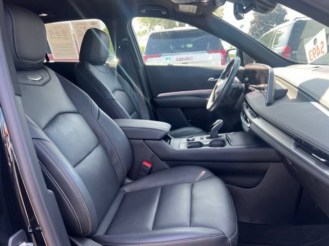 Used 2024 Cadillac XT4 Premium Luxury AWD/4WD image 2