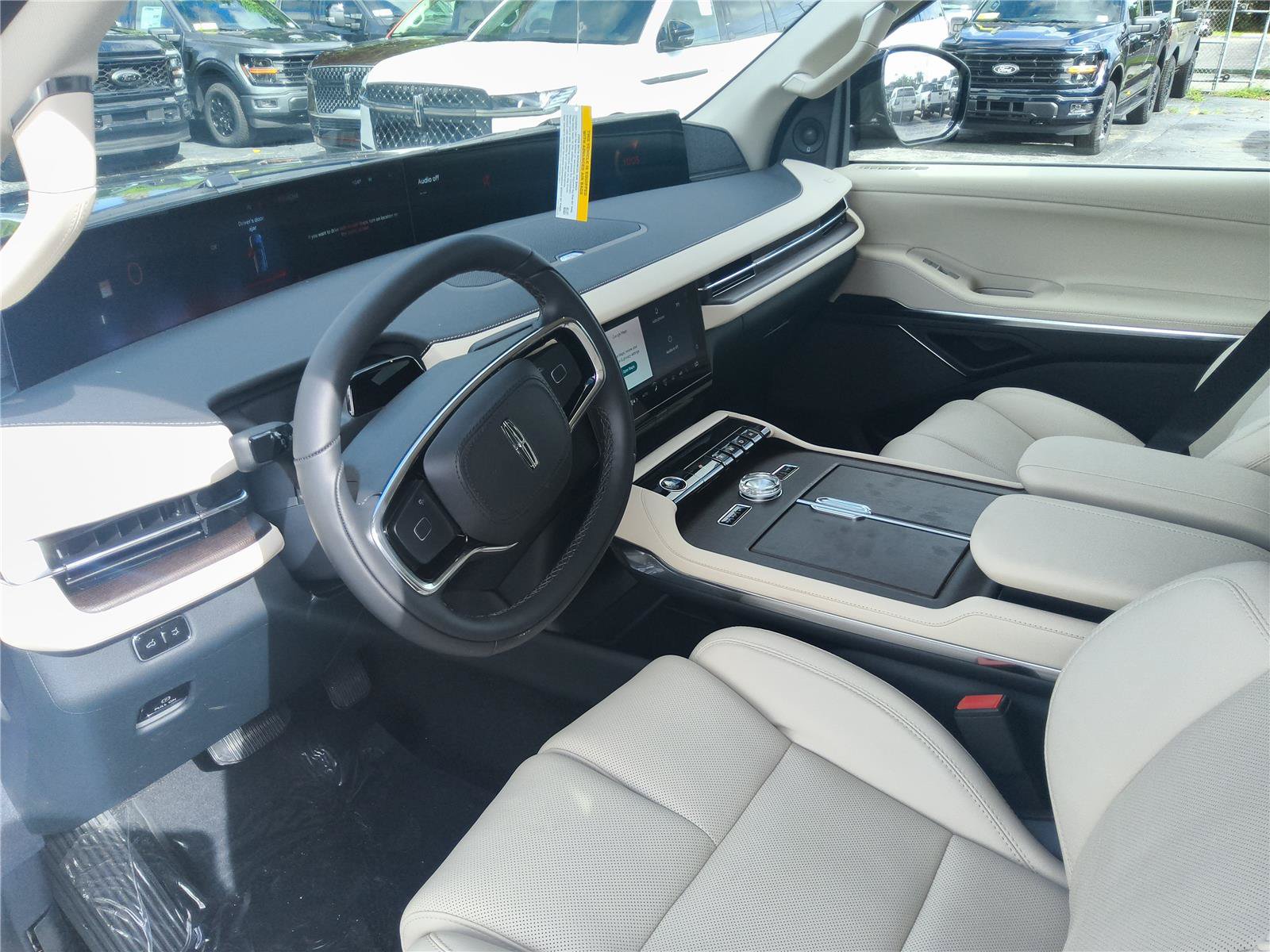 New 2027 Lincoln Navigator Reserve AWD/4WD image 13