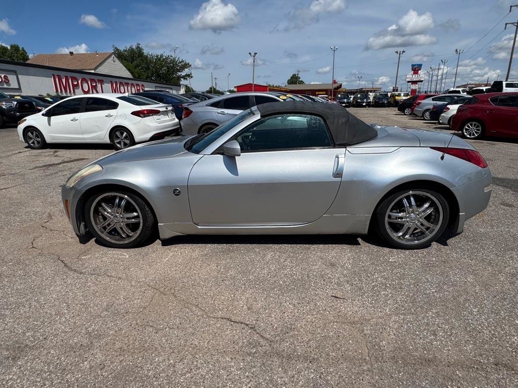 Used 2004 Nissan 350Z Touring RWD image 5