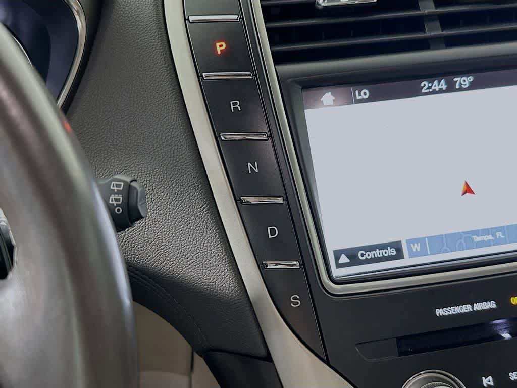 Used 2017 Lincoln MKX Reserve w/ Driver Assistance Package FWD image 19