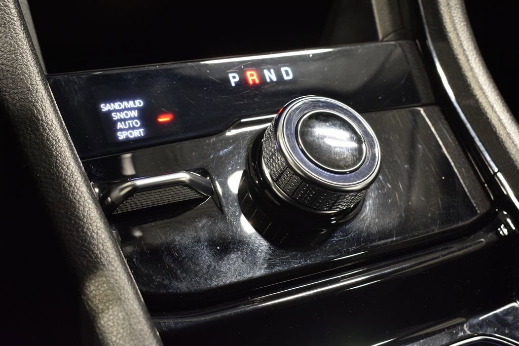 Used 2023 Jeep Grand Cherokee L Limited image 25