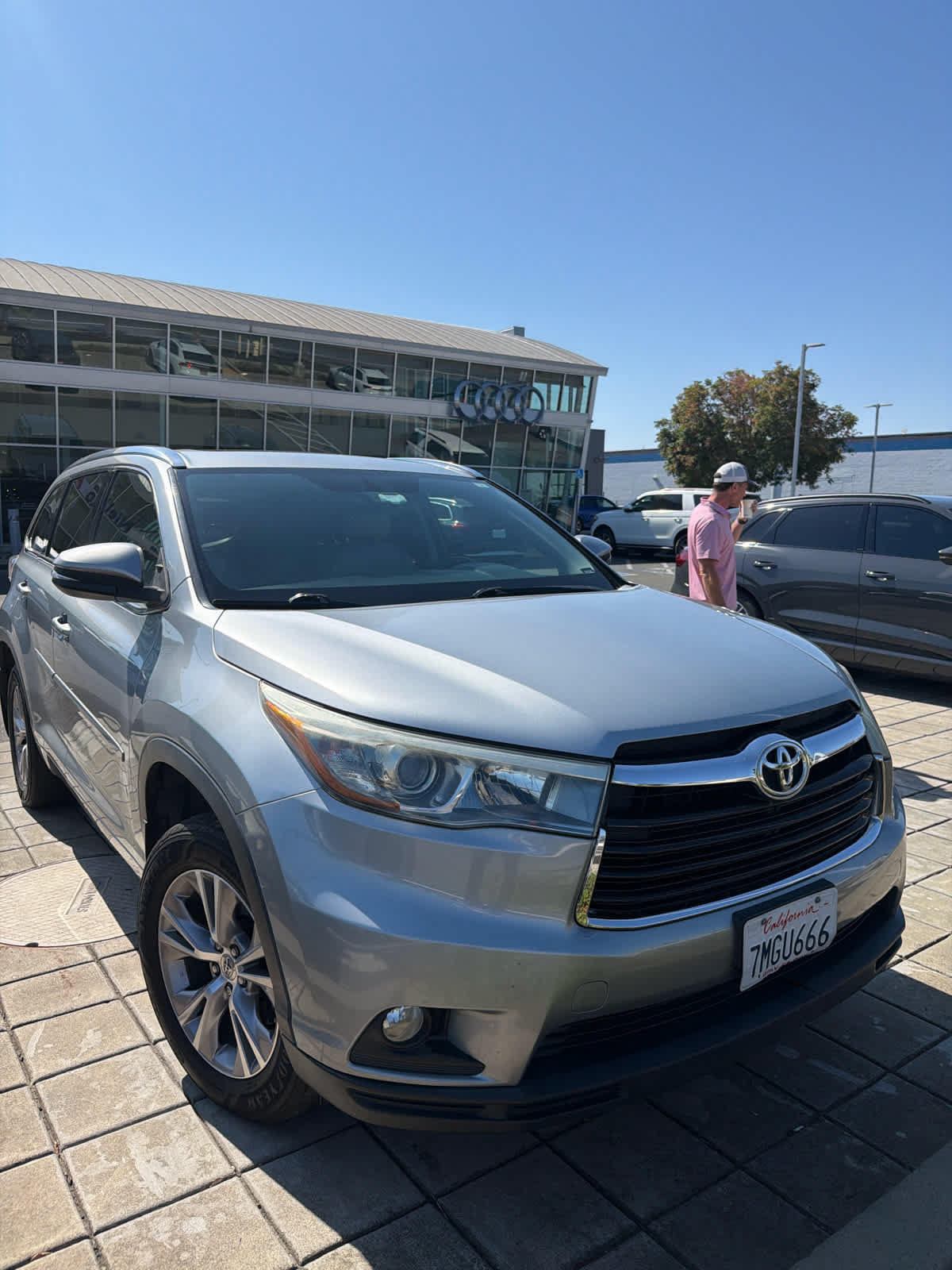 Used 2015 Toyota Highlander XLE AWD/4WD image 2