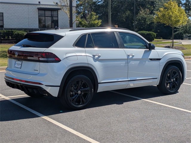 New 2026 Volkswagen Atlas Cross Sport SEL R-Line image 4