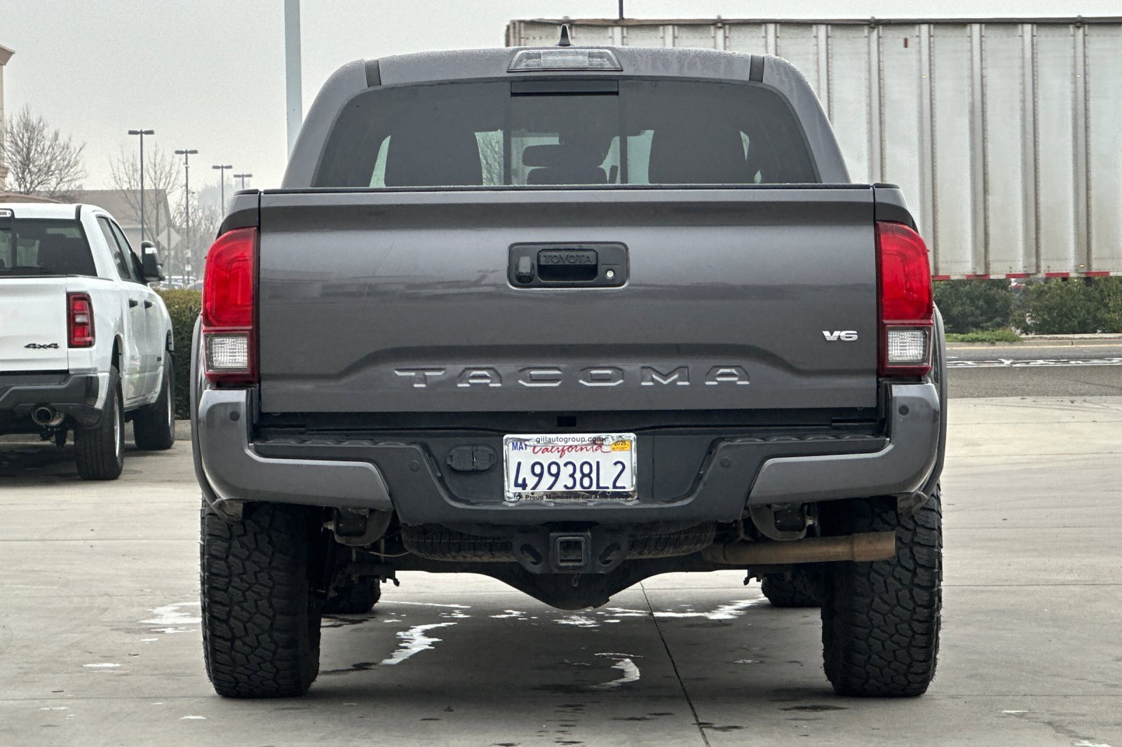 Used 2018 Toyota Tacoma SR image 5