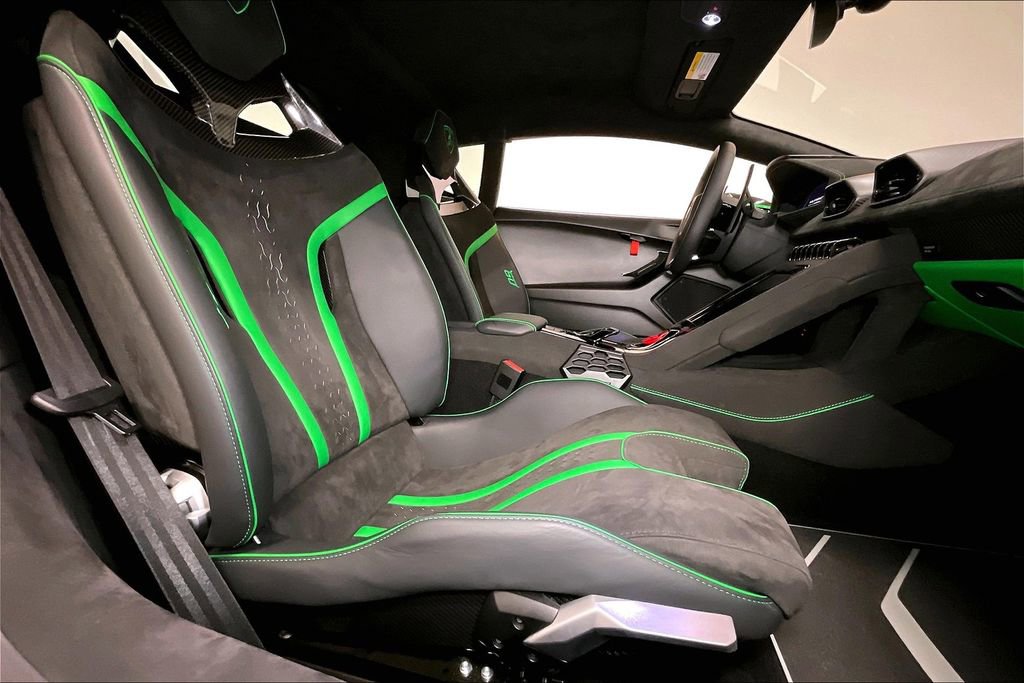 Used 2023 Lamborghini Huracan Tecnica image 28