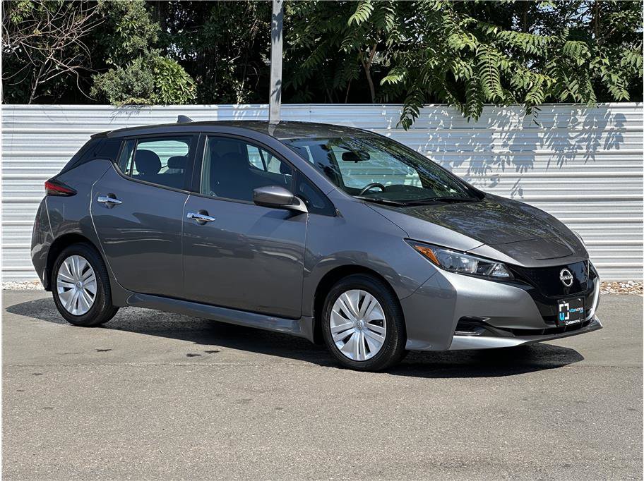 Used 2025 Nissan Leaf S FWD image 8