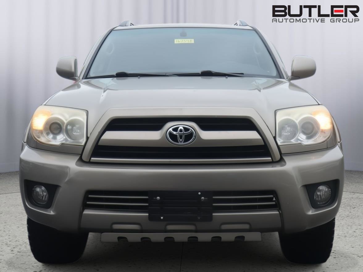 Used 2008 Toyota 4Runner Limited AWD/4WD image 2