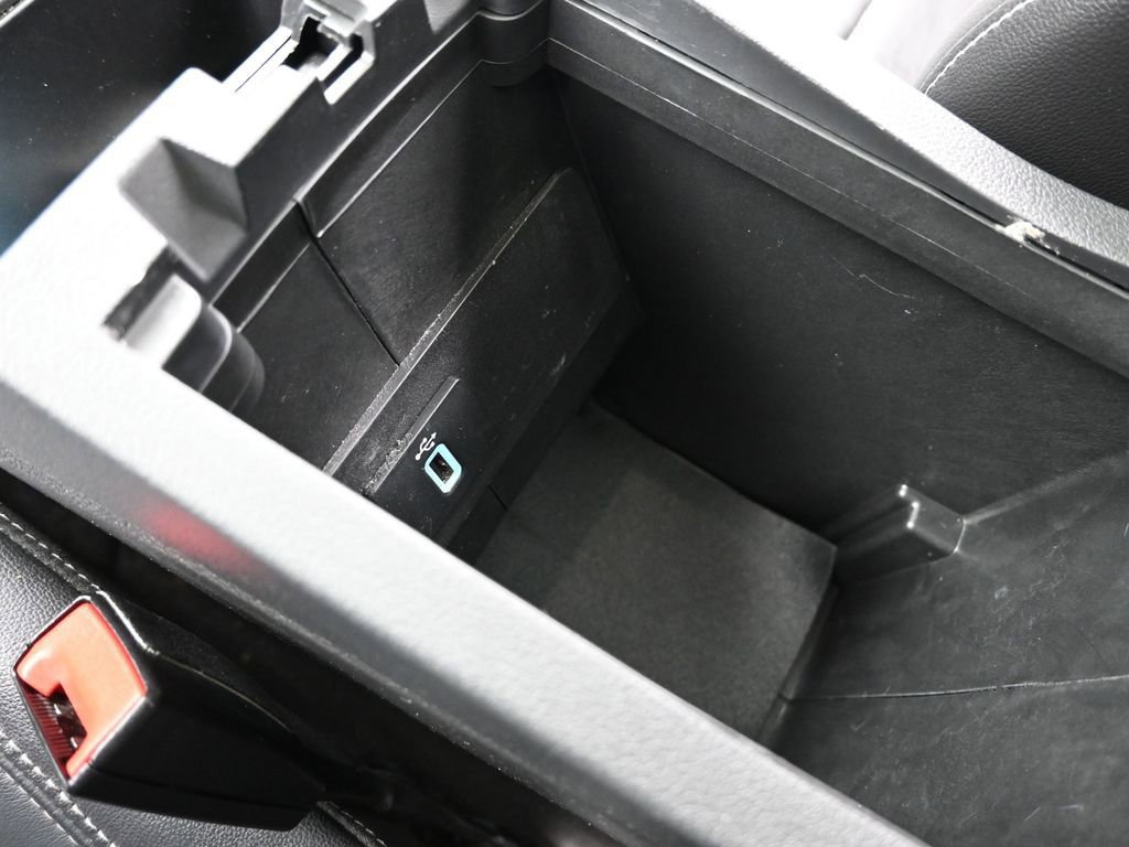 Used 2019 Ford Escape Titanium image 32