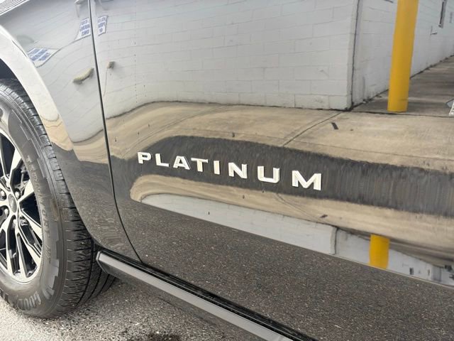 Used 2025 Ford Expedition Platinum image 14