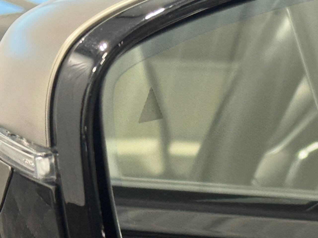 Used 2019 BMW M760i xDrive w/ Luxury Rear Seating Package image 9