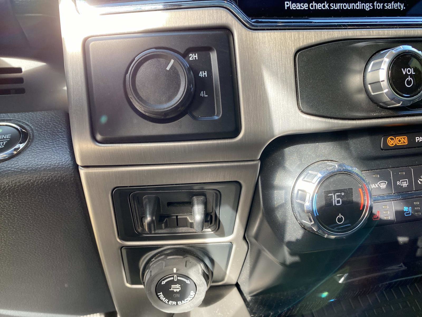 Used 2022 Ford F450 Platinum w/ FX4 Off-Road Package image 26