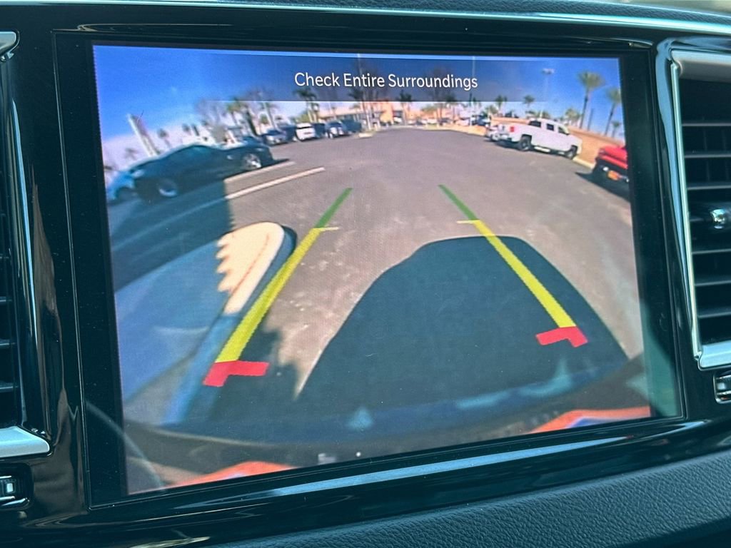 Used 2023 Chrysler Pacifica Touring-L FWD image 19