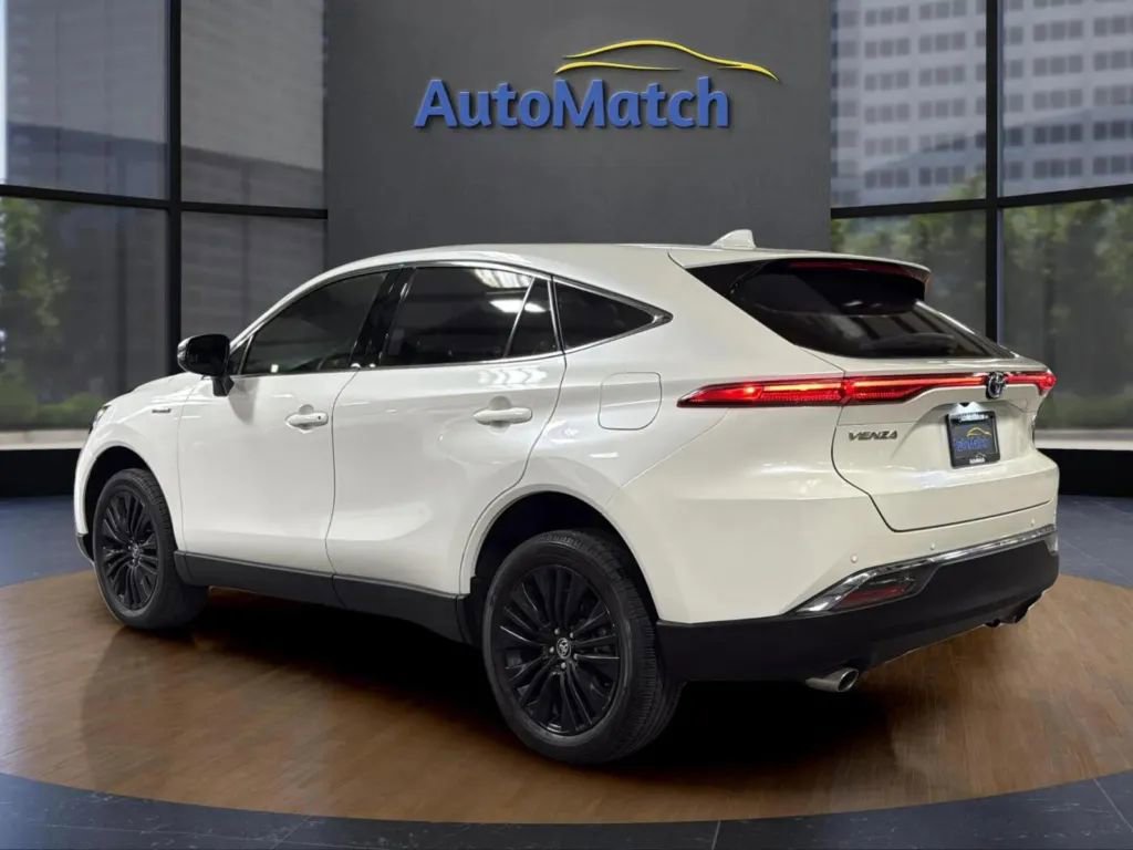 Used 2021 Toyota Venza Limited w/ Advanced Technology Package image 8