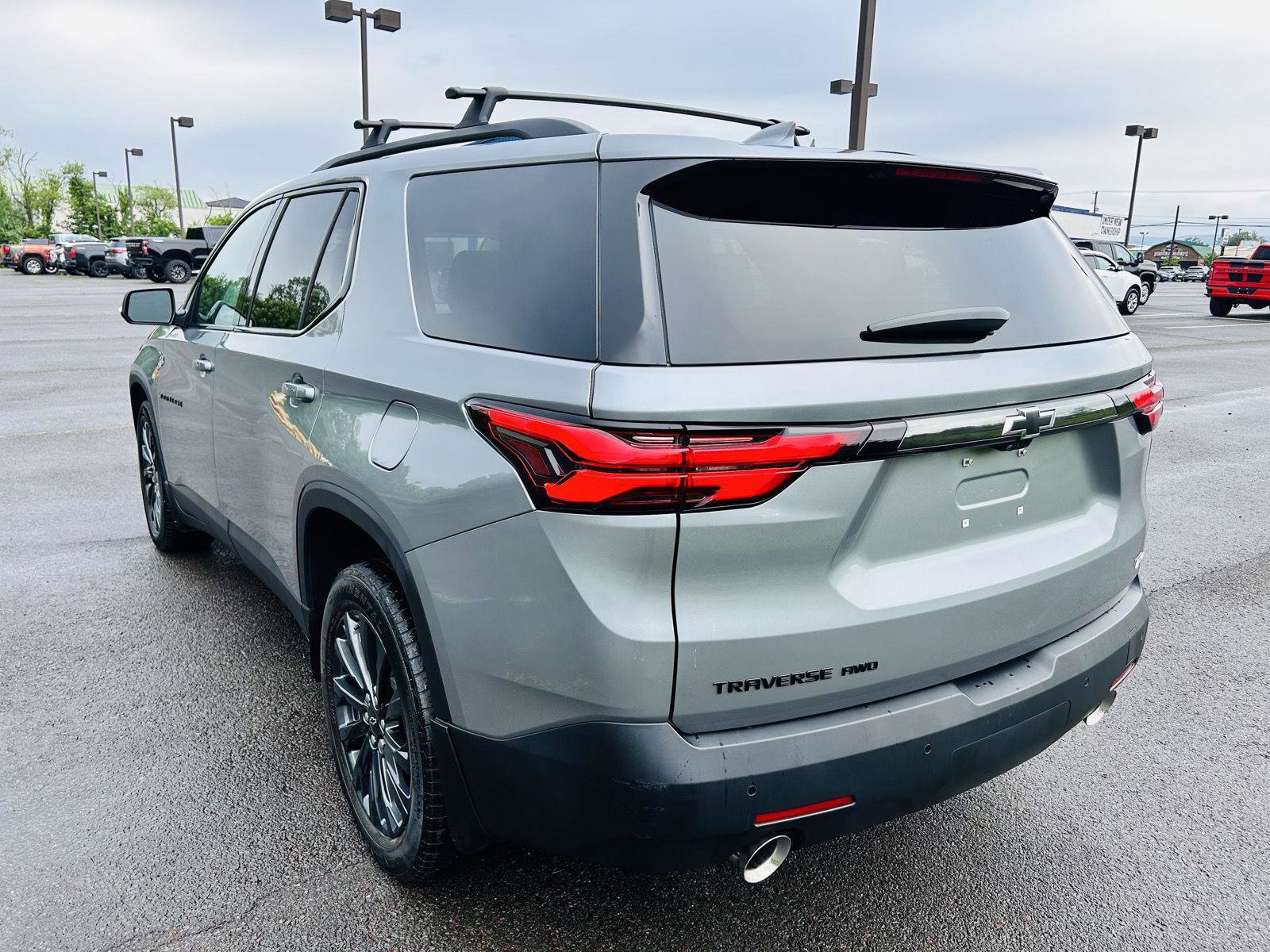 Used 2023 Chevrolet Traverse RS image 6
