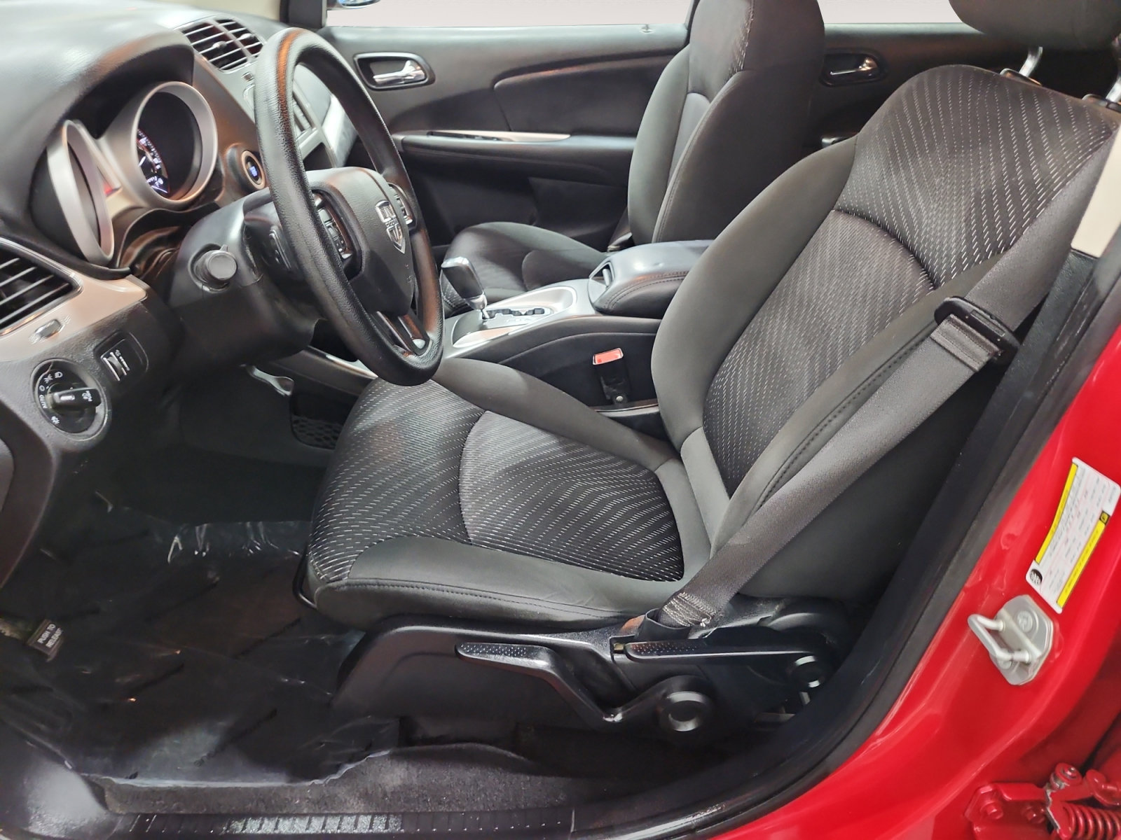 Used 2019 Dodge Journey SE FWD image 7