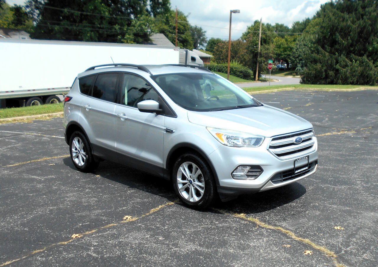 Used 2018 Ford Escape SE w/ SE Sync 3 Package FWD image 4