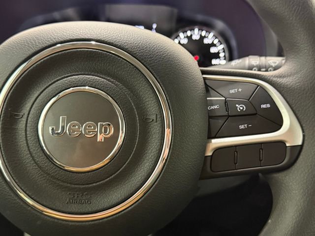 Used 2023 Jeep Renegade Latitude image 10