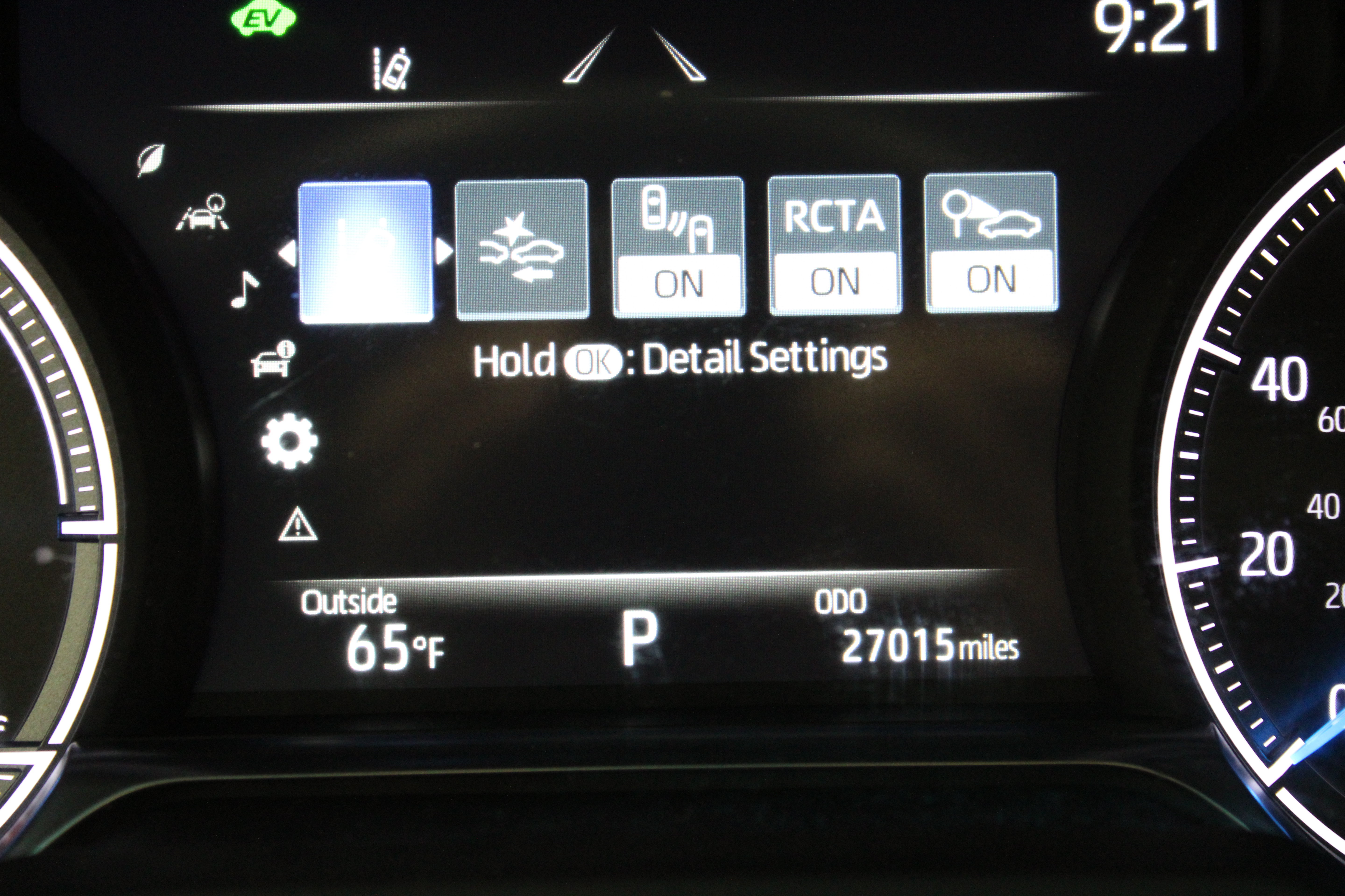 Certified 2023 Toyota Venza LE AWD/4WD image 40