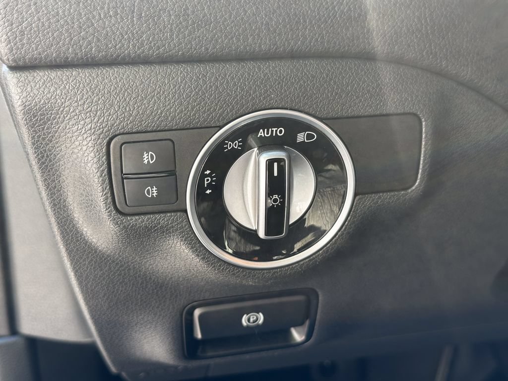 Certified 2020 Mercedes-Benz GLA 250 image 34