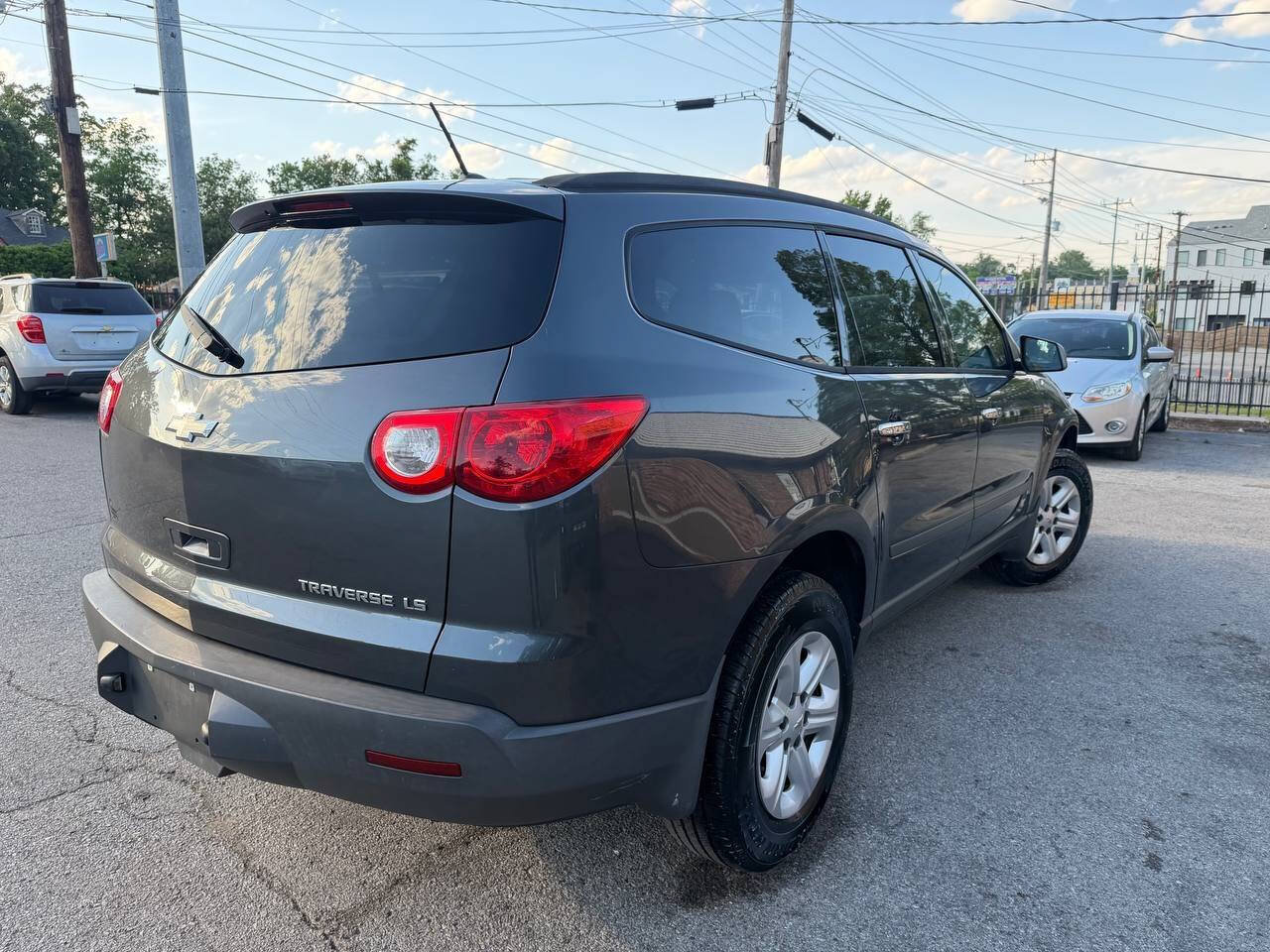 Used 2011 Chevrolet Traverse LS FWD image 6