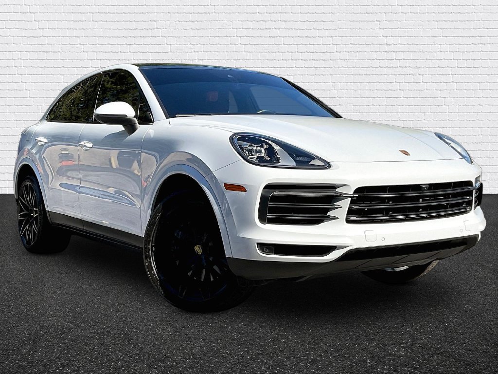 Used 2022 Porsche Cayenne Coupe w/ Premium Package AWD/4WD image 3
