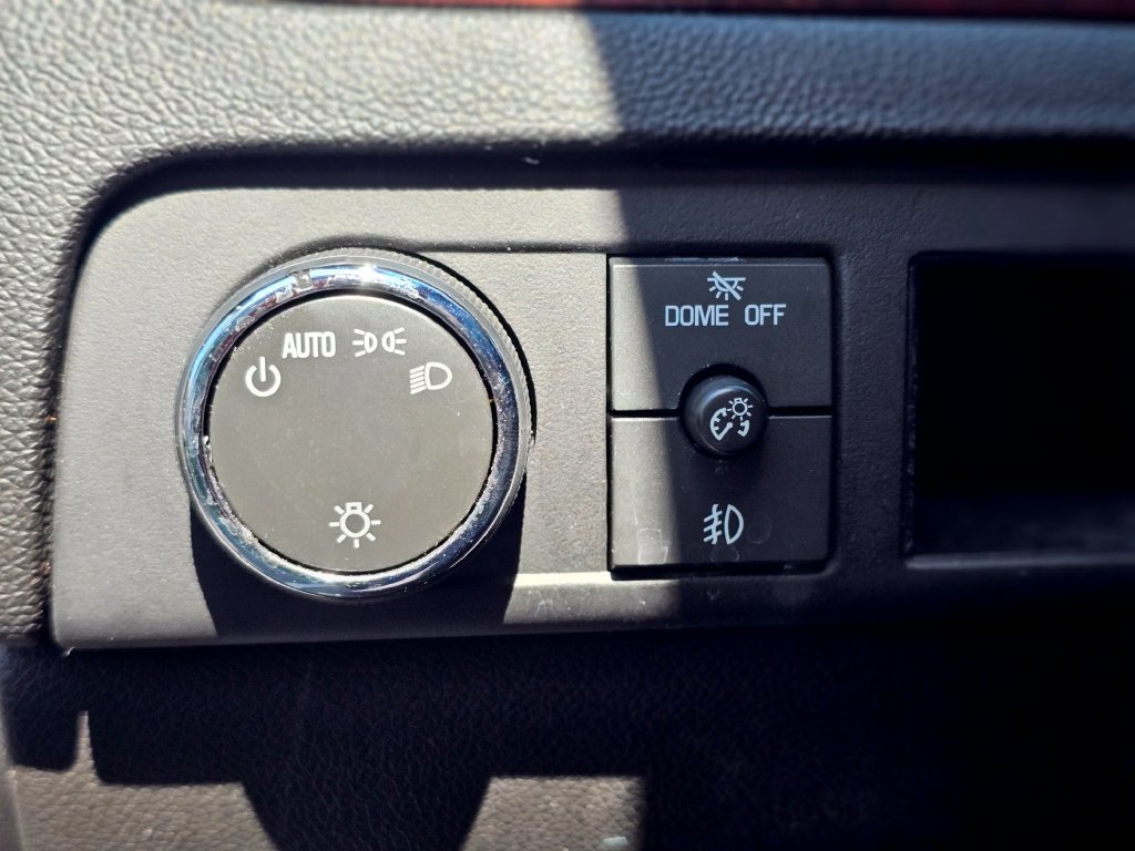 Used 2012 Cadillac Escalade Luxury RWD image 19