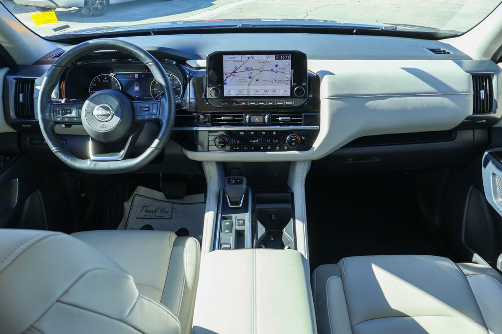 Used 2025 Nissan Pathfinder SL image 6