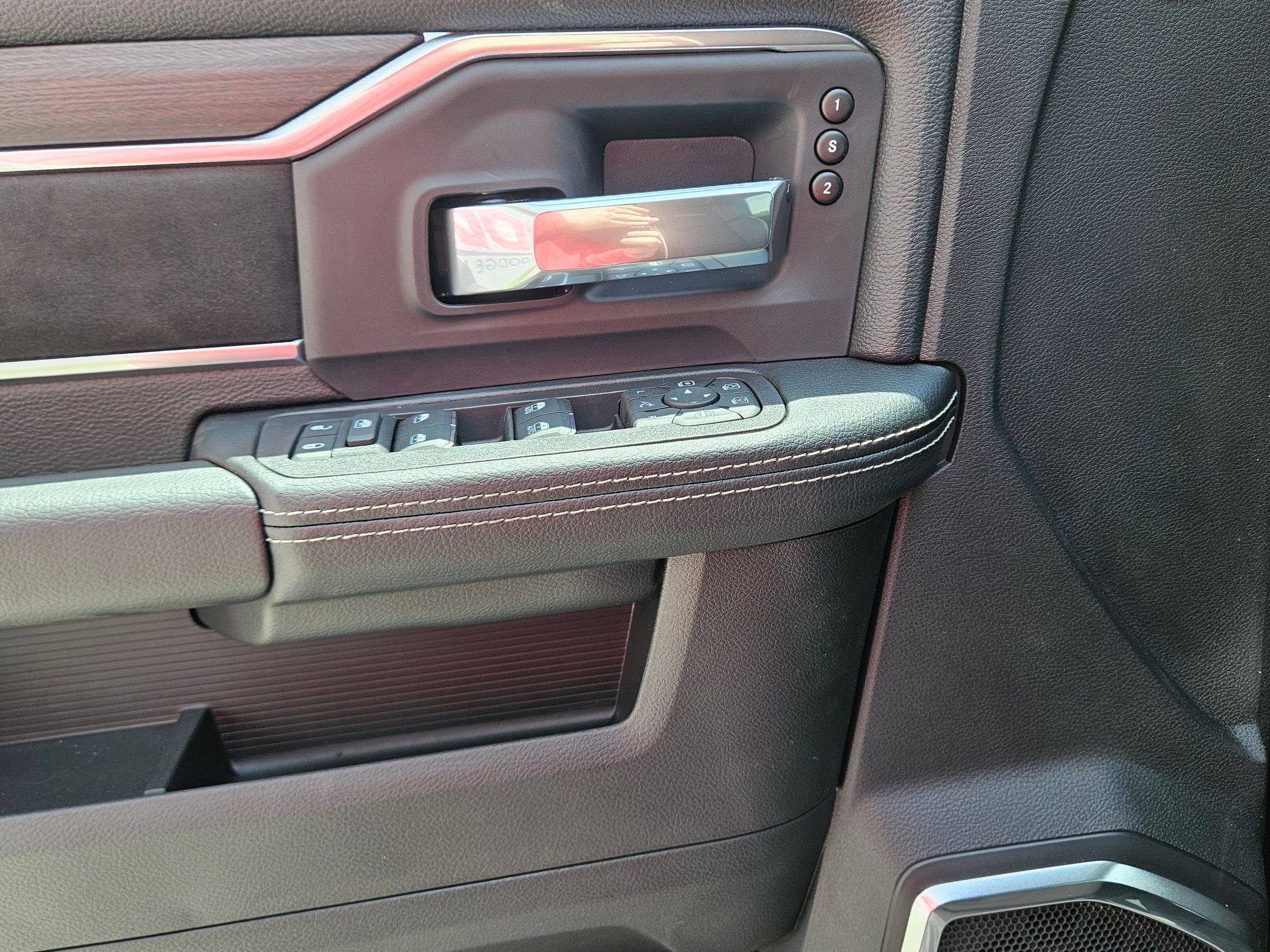 New 2026 RAM 2500 Laramie w/ Sport Appearance Package AWD/4WD image 17