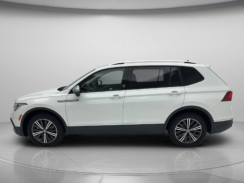 Used 2024 Volkswagen Tiguan Wolfsburg Edition AWD/4WD image 7