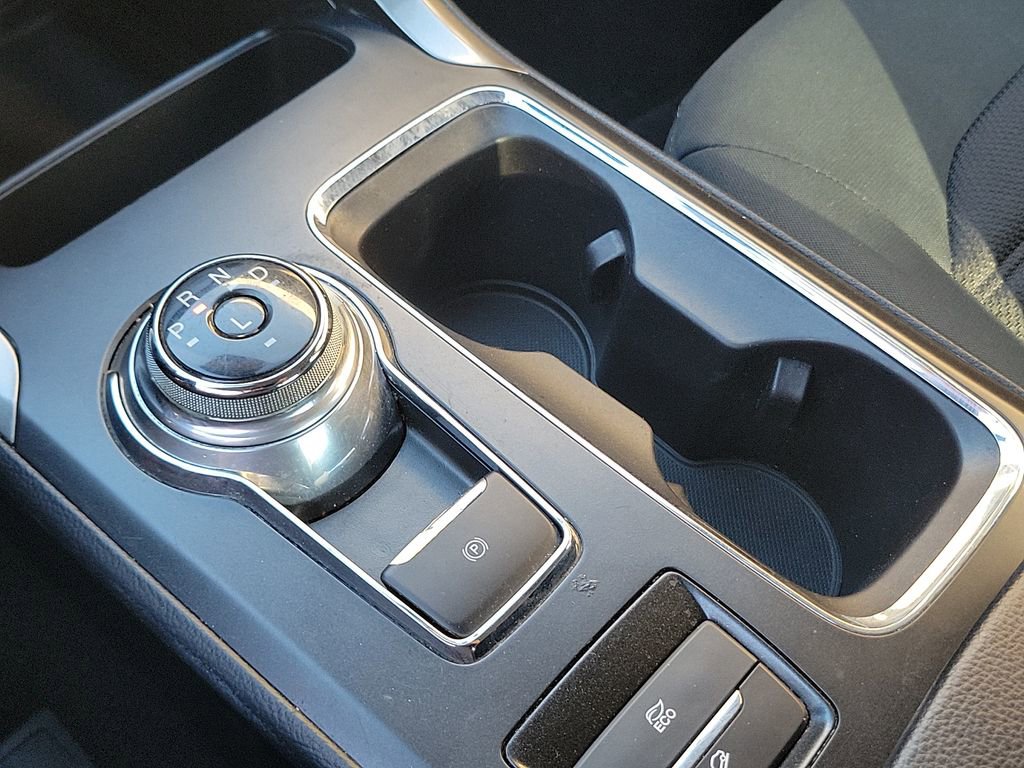 Used 2019 Ford Fusion SE image 25