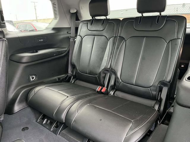 Used 2023 Jeep Grand Cherokee L Limited image 16