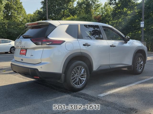 Used 2024 Nissan Rogue S AWD/4WD image 5