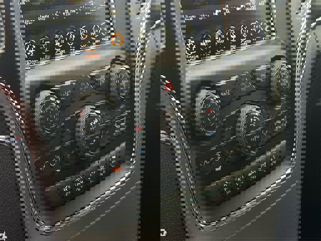 Used 2018 Jeep Grand Cherokee Limited w/ Luxury Group II image 22