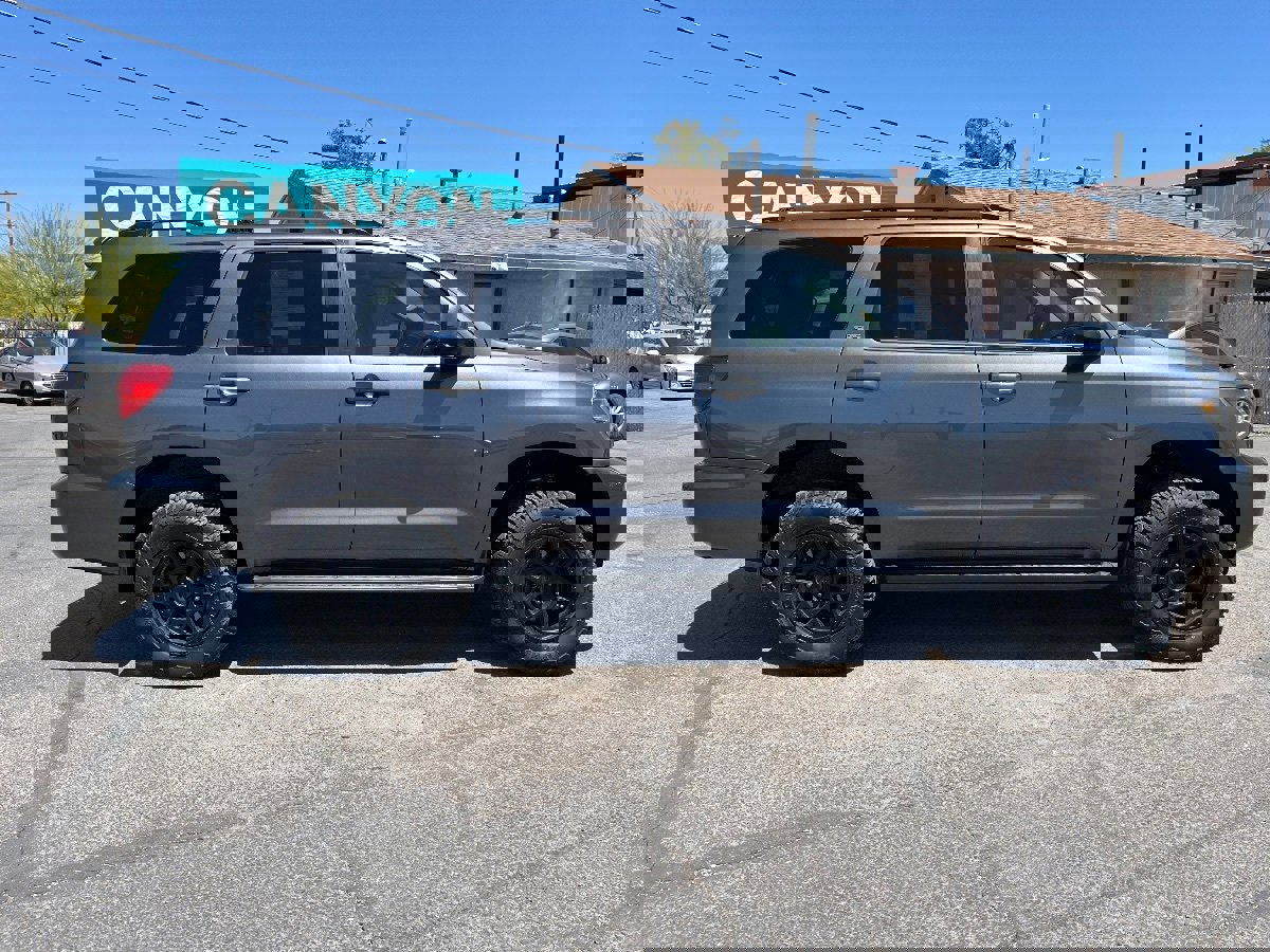 Used 2014 Toyota Sequoia SR5 AWD/4WD image 4