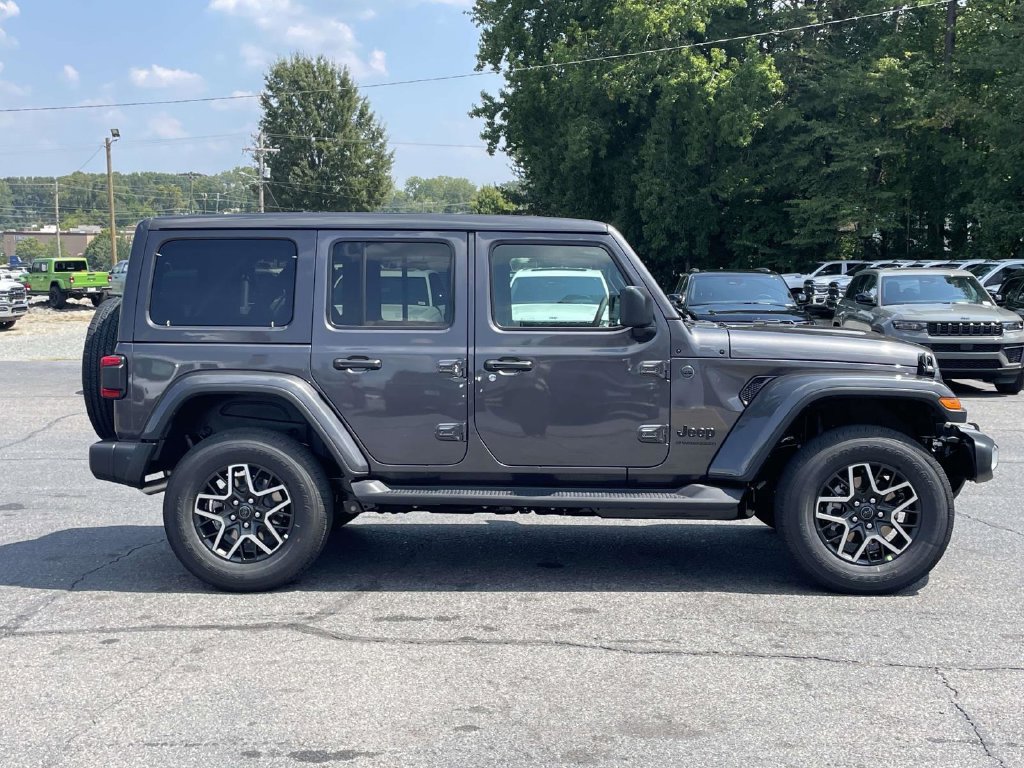 New 2027 Jeep Wrangler Unlimited Sahara AWD/4WD image 9