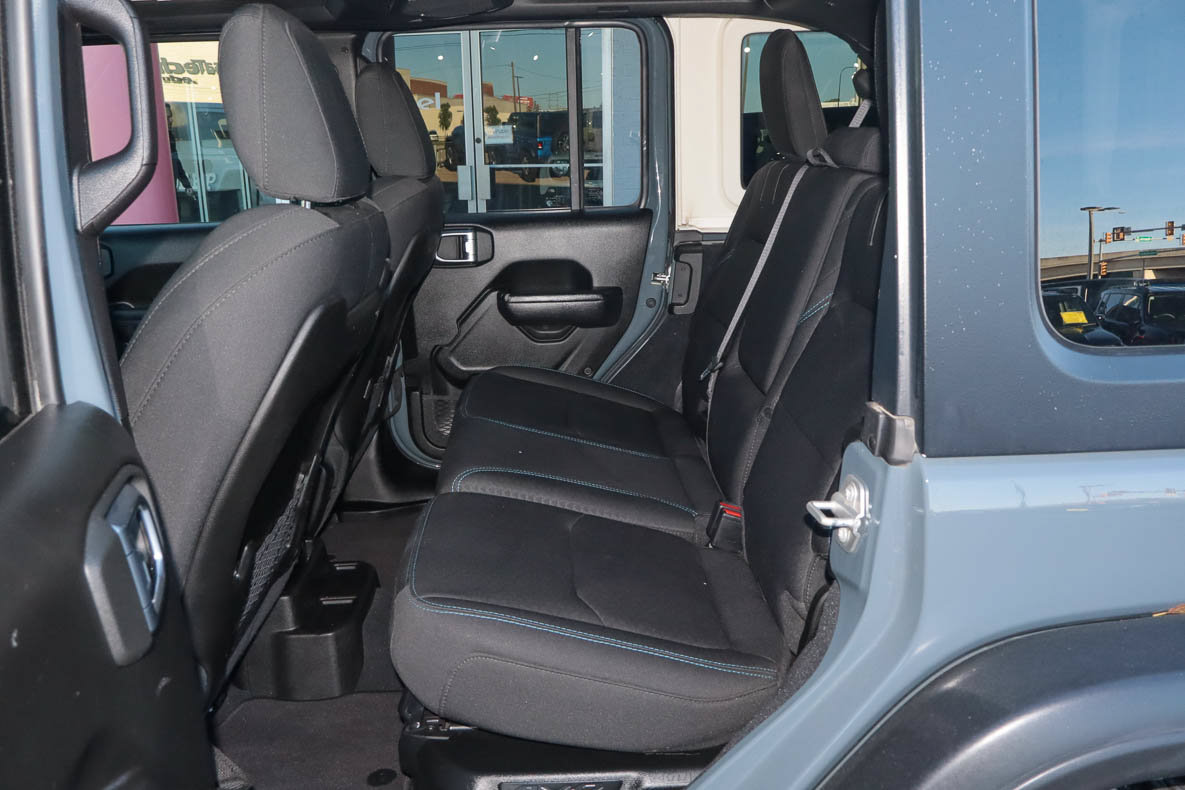 Used 2024 Jeep Wrangler Unlimited Rubicon 4xe AWD/4WD image 8